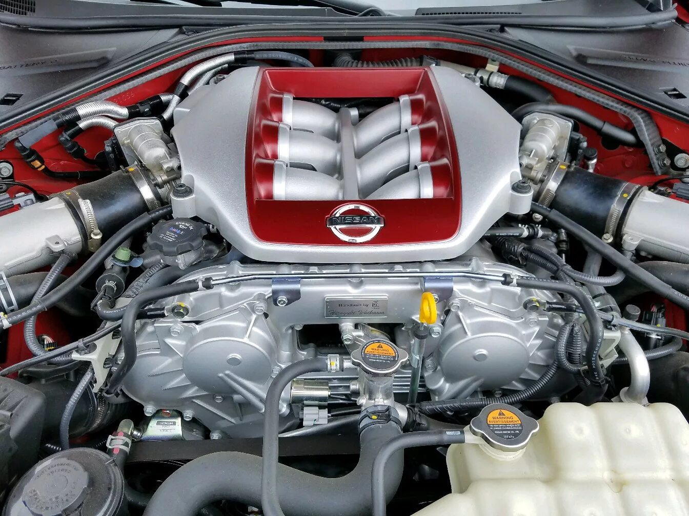 Сток двигатель. Nissan GTR r35 engine. Двигатель Nissan GTR r35. Nissan GTR 35 мотор. Двигатель Ниссан ГТР 35.