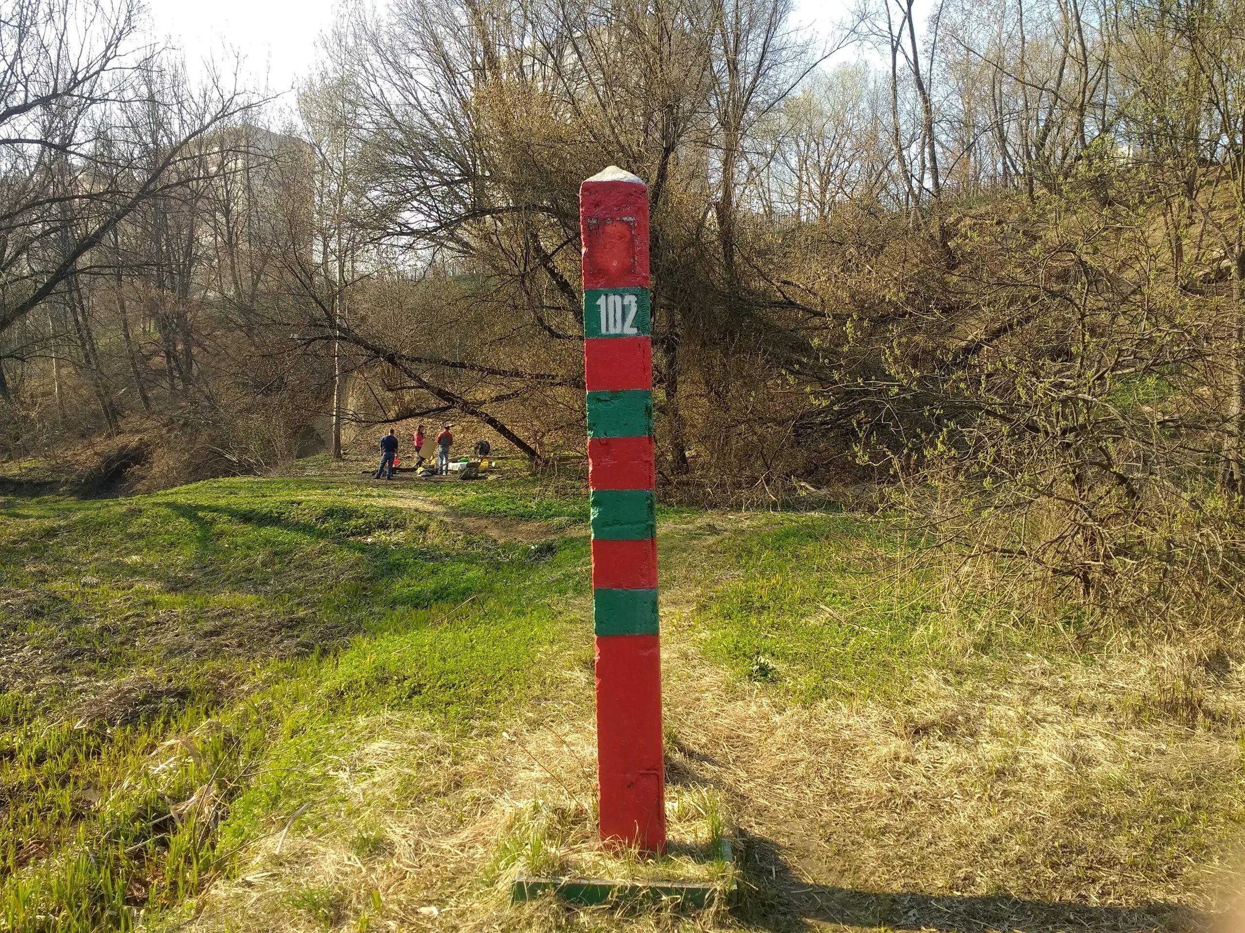 Граница картинки. Погран столб СССР. Пограничные столбики СССР. Погран столбы на границе СССР. Граница СССР пограничный столб.