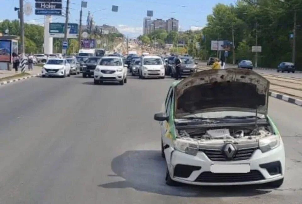 Дтп шевроле круз в ульяновске. Дтп на московском ульяновск. Дтп на московском ульяновск. Дтп на московском ульяновск. Ульяновск аварии с такси.