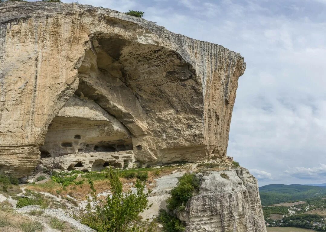 Качи кальон. Монастырь качи-Кальон Бахчисарай. Бахчисарай пещерный город качи Кальон. Качи-Кальон Бахчисарайский район. Крым Качикален храм Бахчисарайский.