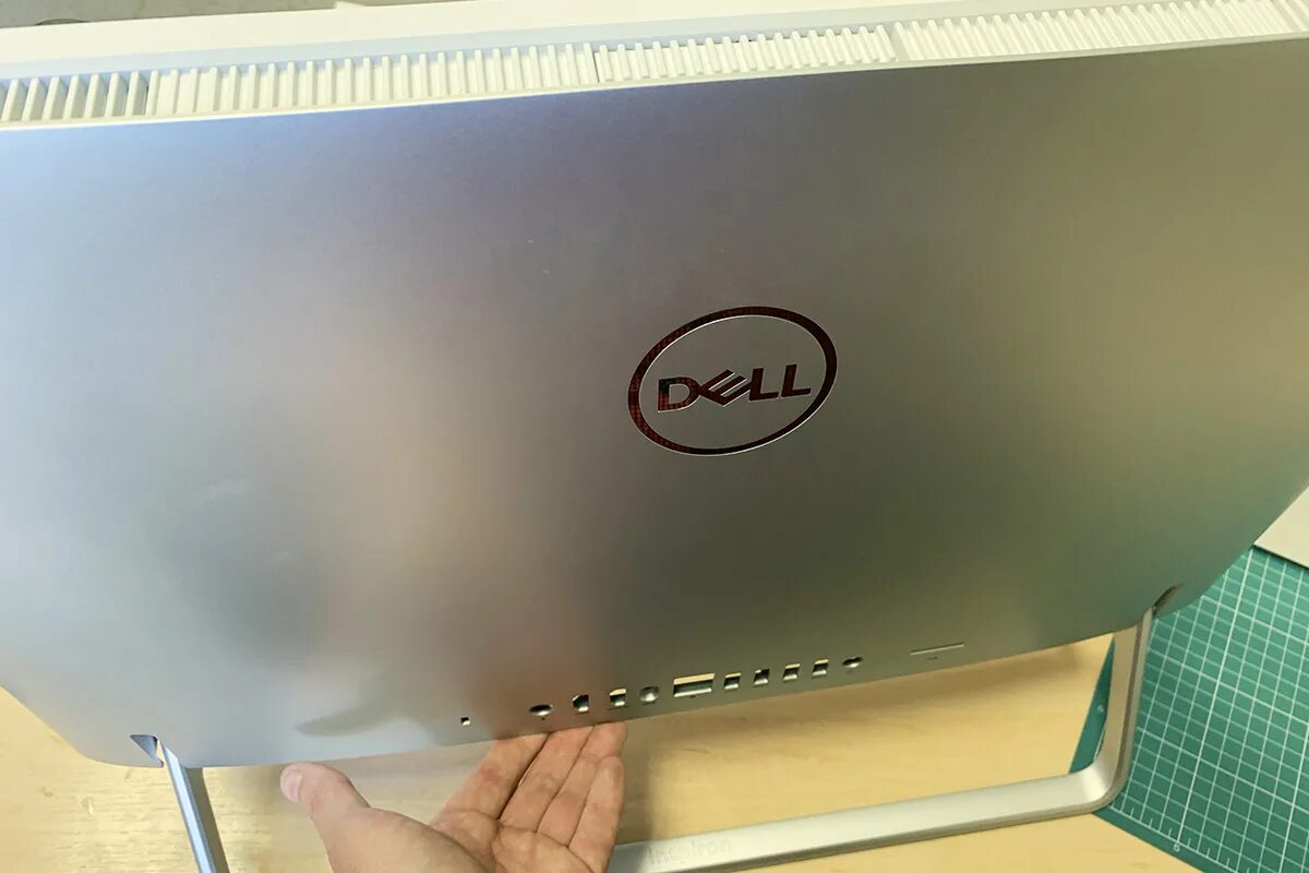 Монтаж моноблока. Dell w13c моноблок. Dell w11c002. Dell 5490 моноблок. Dell 2330 переднее стекло моноблока.