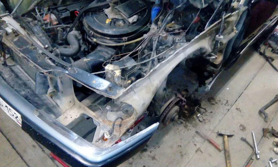 ремонт 124. сервисная книжка ваз 2110. W124 sportline. мерседес w124 ржавый. соплы на грунту от мерса.