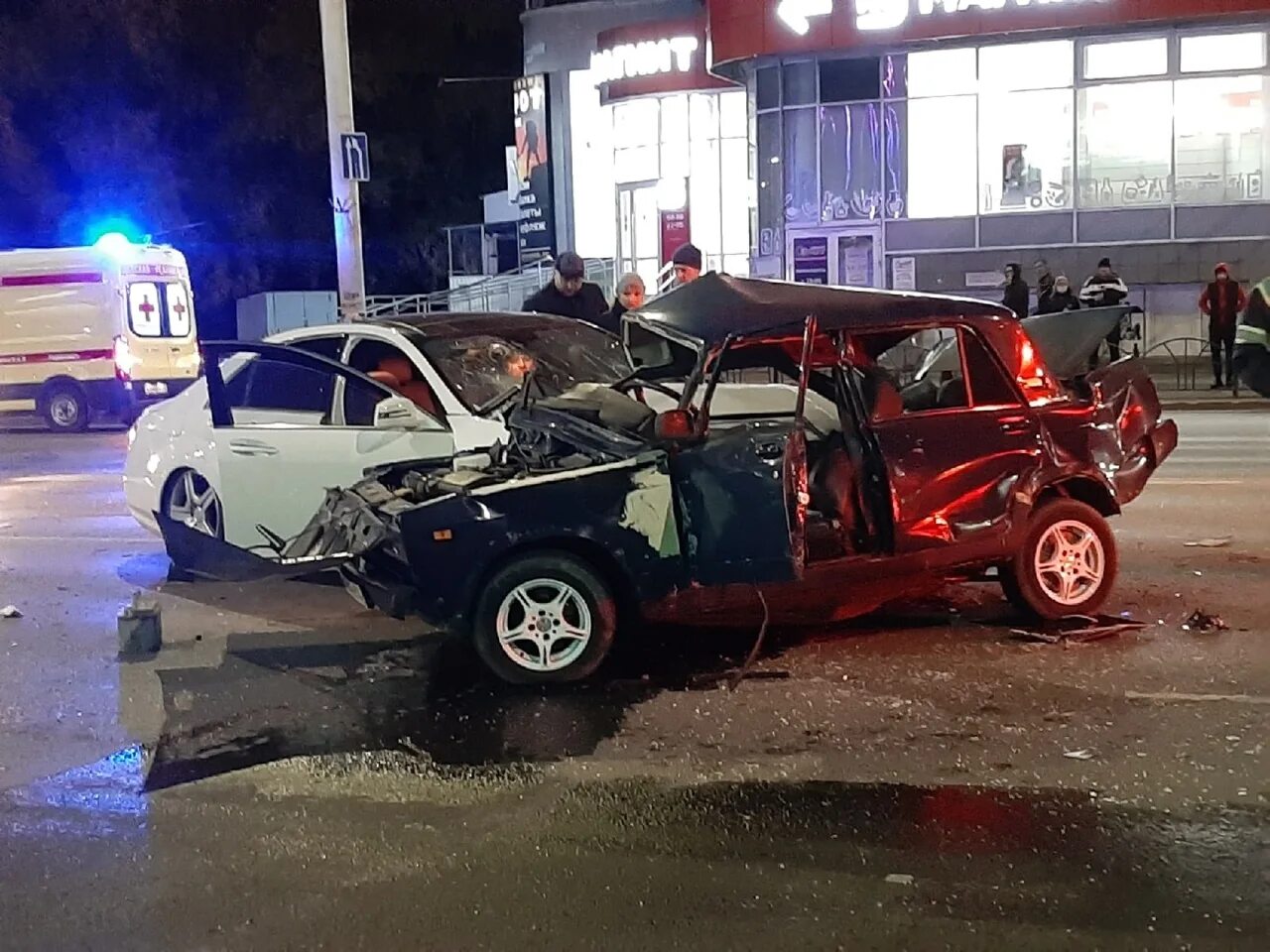 Чрезвычайные происшествия Омск. Авария в Омске вчера на Красном пути. Новости омска сегодня свежие происшествия