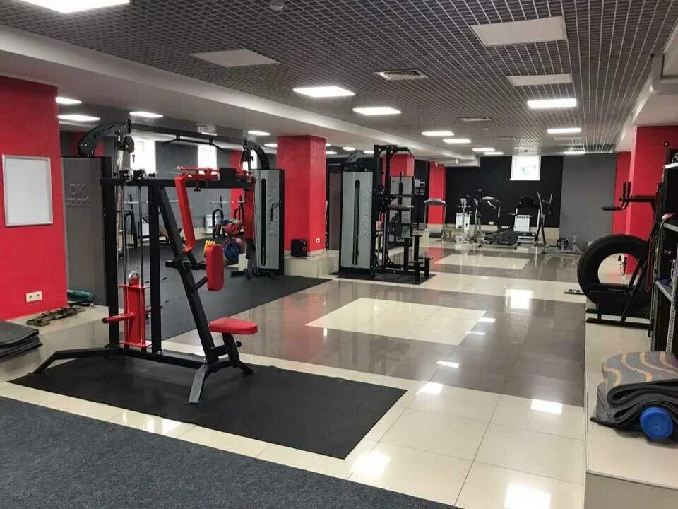 Три океана курск зал. Фитнес центр ferrum курск. Адреналин фитнес курск. Фитнес залы курск. Тренажёрный зал курск мегагринн.