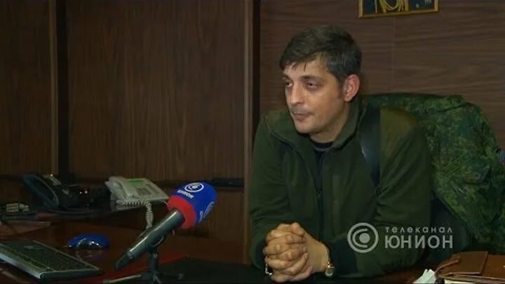 гиви интервью в кабинет. гиви. гиви интервью. гиви. телеканал юнион интервью с гиви.