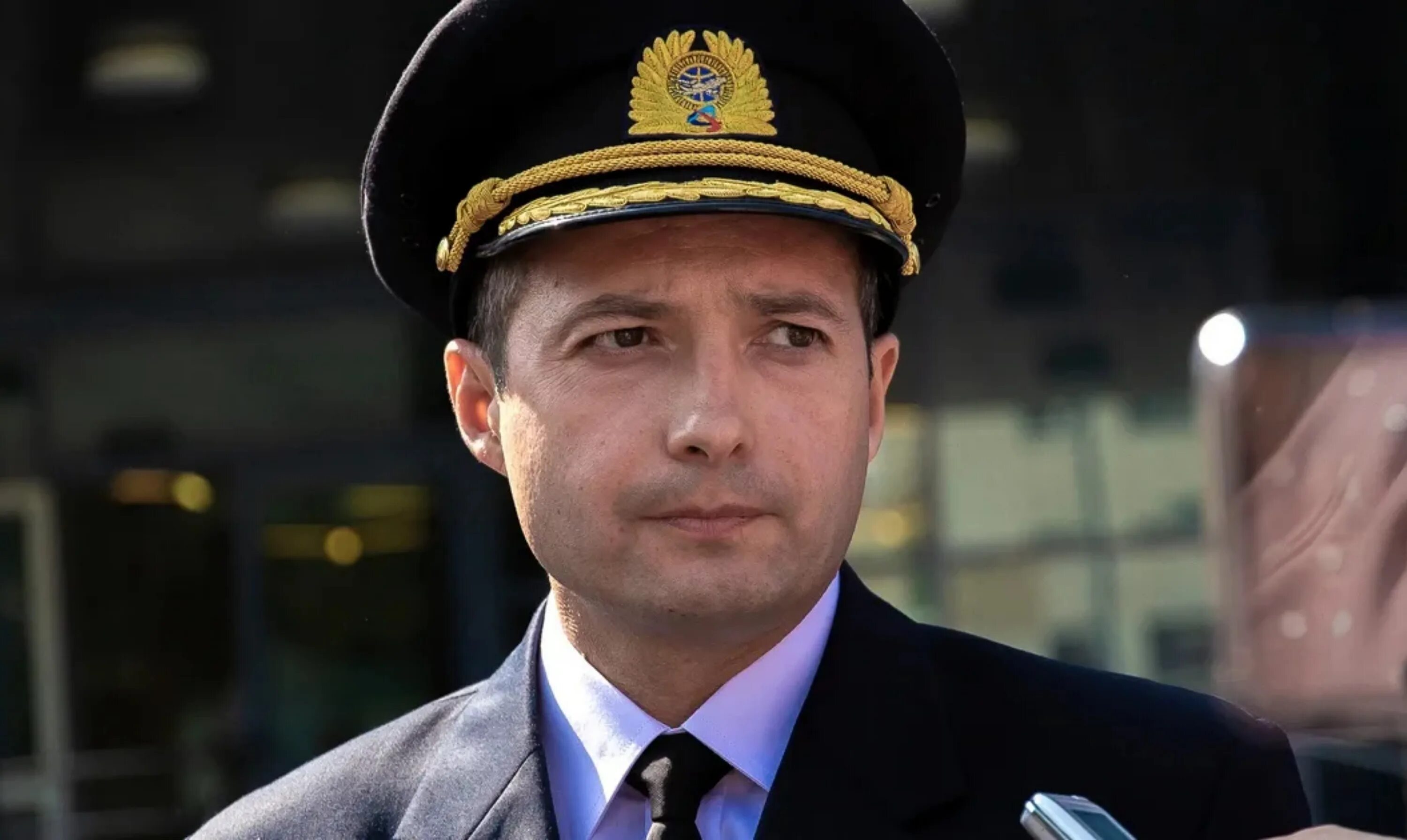 Капитан юсупов дамир. Юсупов дамир касимович пилот. Дамир юсупов. Юсупов дамир касимович герой россии. Дамир юсупов пилот.