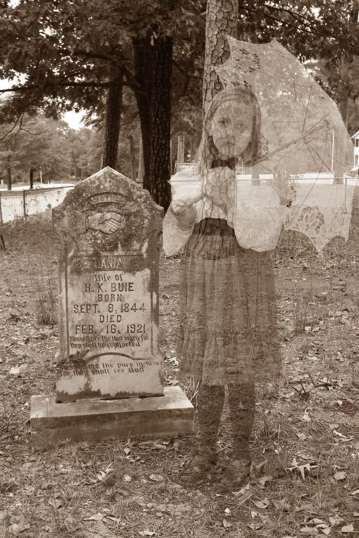 Духи умерших детей. Старинные фотографии призраков. Уильям хоуп фото призраков. Старинные фотографии призраков. Духи умерших детей.