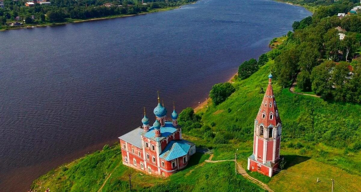 Тутаев какая область. Тутаев исторический центр. Тутаев какая область. Тутаев какая область. Казанская преображенская церковь в тутаеве.