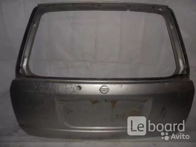 X trail t30 крышка багажника. K0300jg10b. Крышка багажника nissan x-trail t31. Крышка багажника ниссан т30. X-trail дверь багажника.