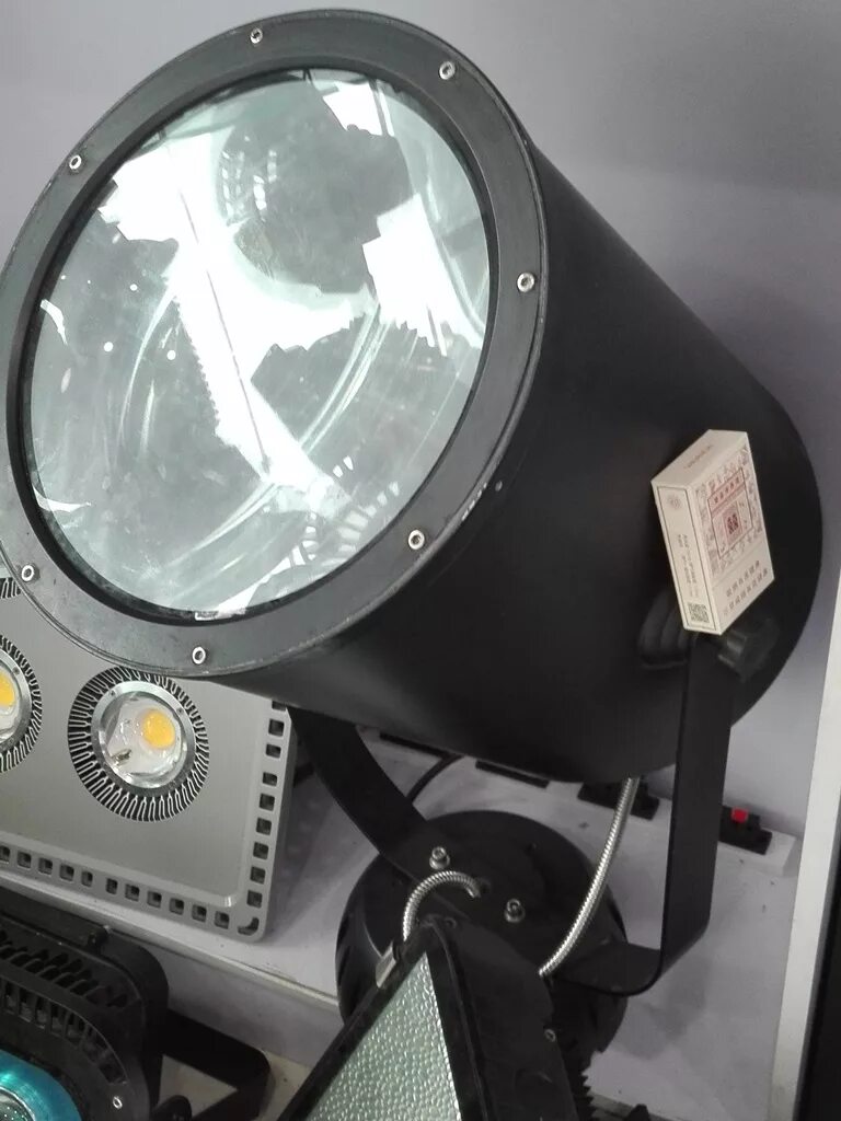 Прожектор зенитный griven tracer 4000 mk2. Луч фонаря в небе. Прожектор апм 90 на базе зил 130. Прожектор апм 90 на базе зил 130. Зил 130 прожектор.