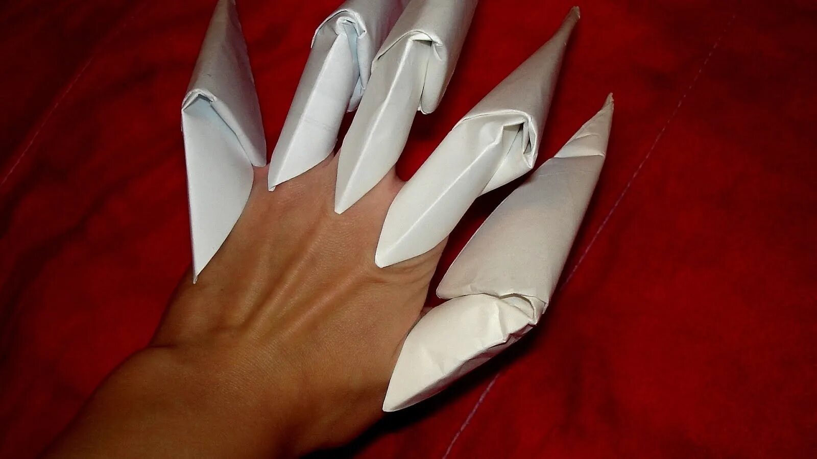 Сделай остры. Ногти из бумаги. Оригами длинные ногти. Как сделать острые ногти из бумаги. Бумажные когти.