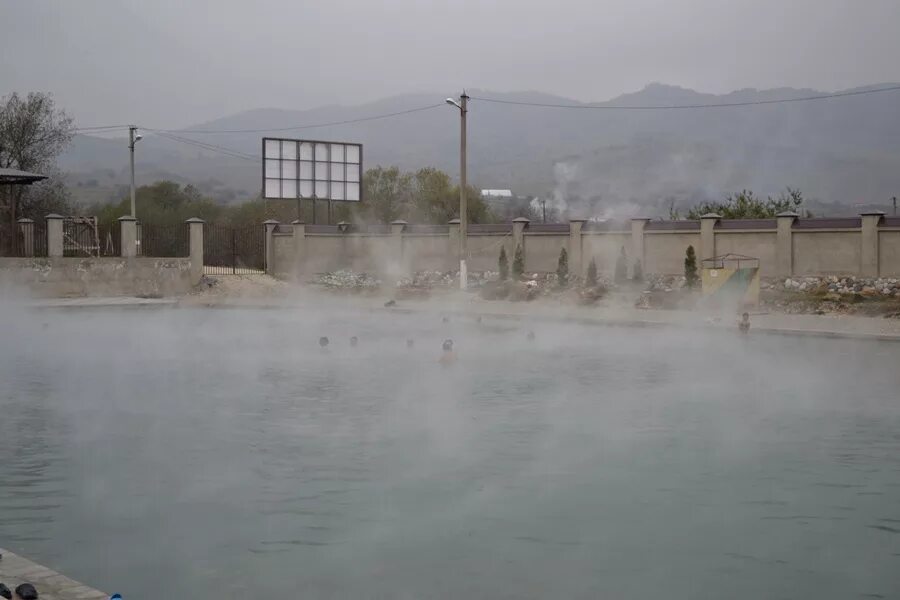 Кбр горячий. Кбр горячий. Кбр аушигер горячий источник. Горячие источники аушигер кабардино-балкария янтарный. Янтарный аква термальный источник кабардино-балкария.