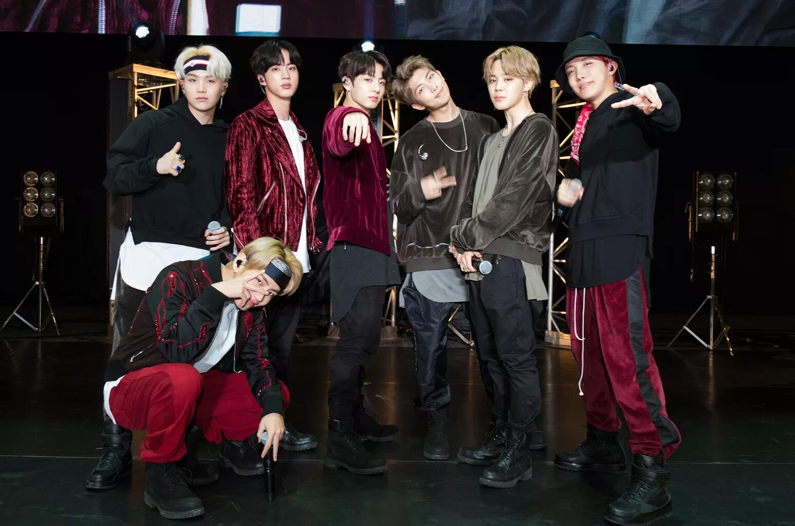 Бтс мик дроп. Bts mic drop. бтс майк дроп. bts mic drop фотосессия. bts 2017 mic drop.