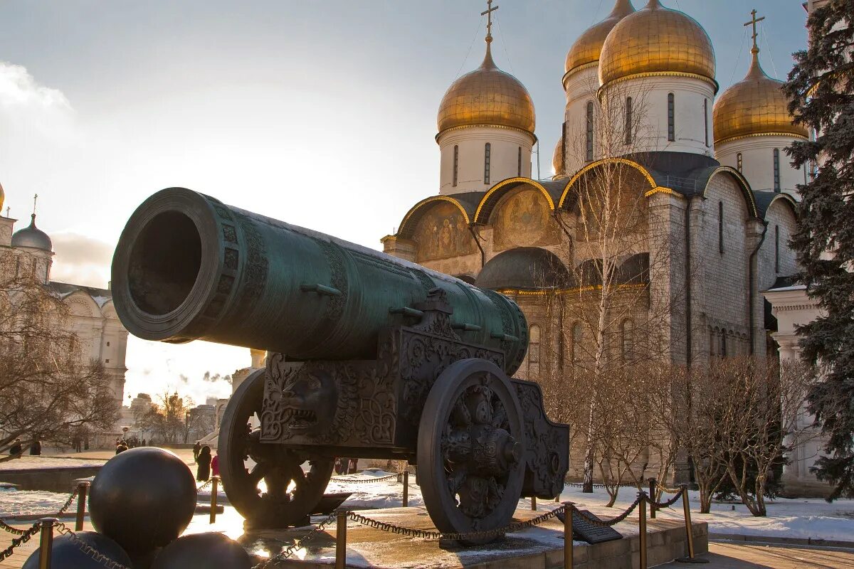 Царь-пушка Московский Кремль. Пушка памятник в Пушкино. Чохов пушка Лев.