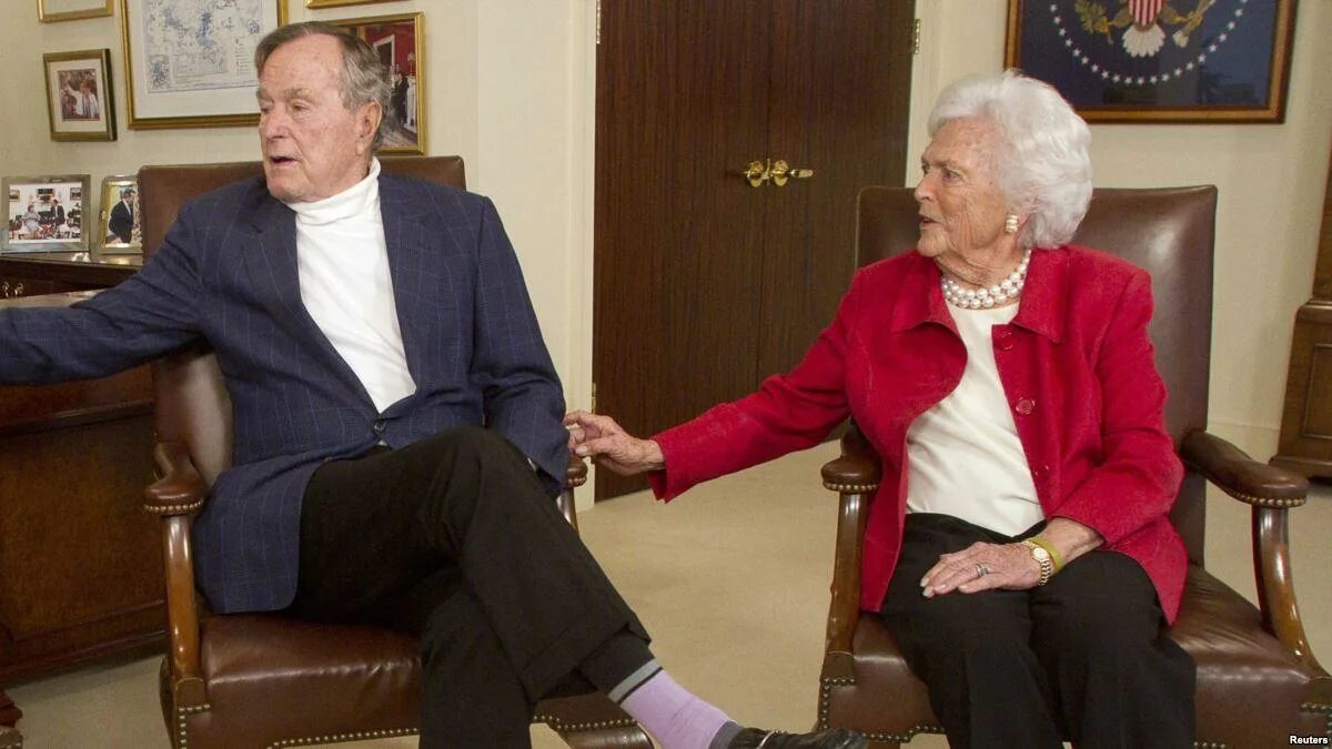 Жена буша старшего. Барбара Буше. Джордж и Барбара Буш. Барбара Буш жена президента США. Джордж Буш старший и Барбара Буш.