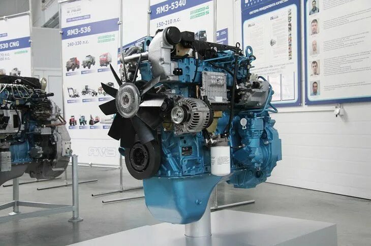 Какие есть двигатели ямз. Мотор ЯМЗ 536. Урал с двигателем ЯМЗ 536. МАЗ 536 мотор. Двигатель ЯМЗ 534.