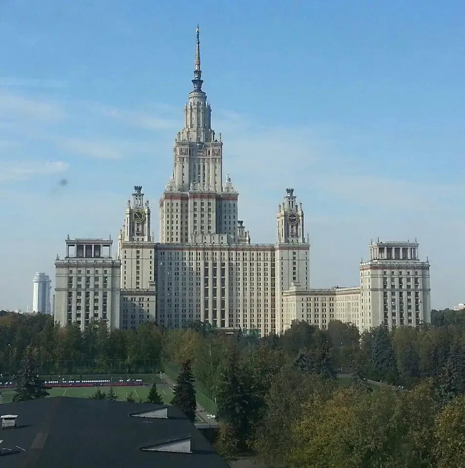 Адрес мгу им ломоносова. Главное здание МГУ на Ленинских горах. Университет Ломоносова. МГУ 16 Москва. МГУ им Ломоносова на Воробьевых горах.