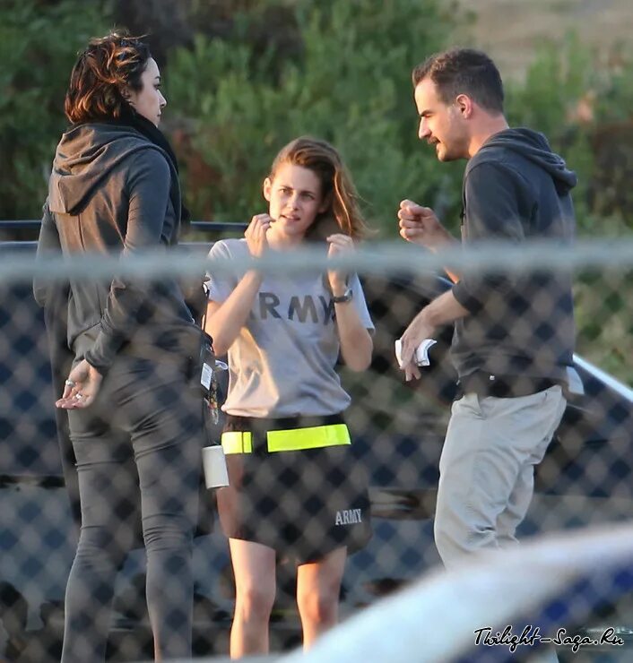 Ura pechen модели anna bryzgalova 18. маша рябушкина на пляже. полина алексеевна ura pechen. девушка на киносъемках. девушки на съемках 18.