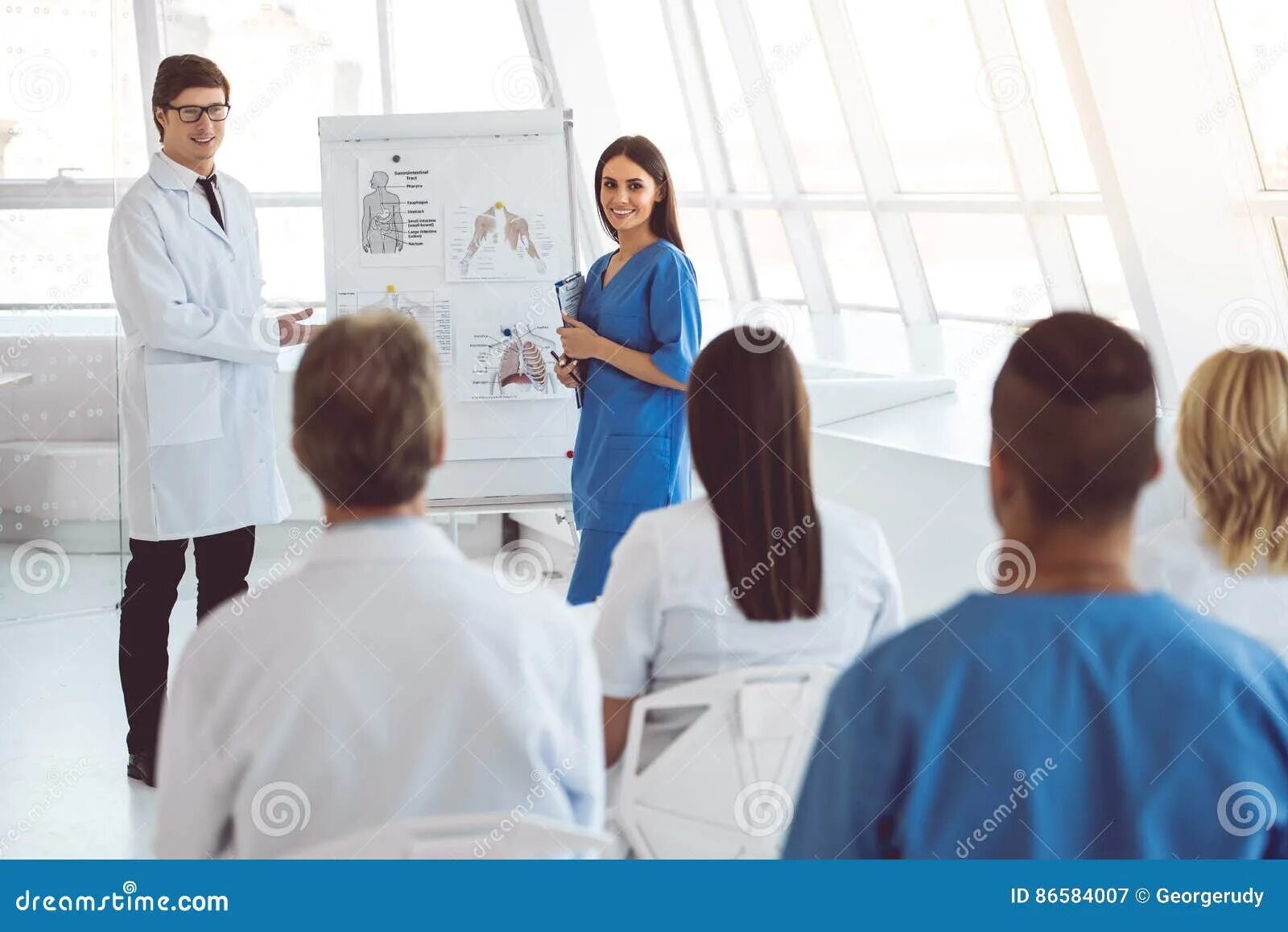 Конференция врачей. Лекции для врачей. Конференция врачей. Повышение квалификации медсестер. Лекции для врачей.