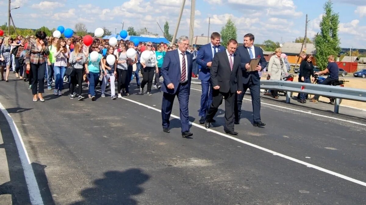 Погода на неделю в бутурлиновке воронежской области. Знаменитости в Бутурлиновке. Бутурлиновка мост. События в Бутурлиновке. Каданцев Югорск.