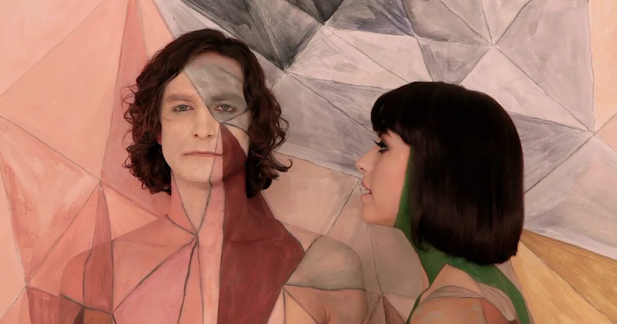 Gotye feat kimbra somebody. Gotye Kimbra. Gotye - Somebody that i used to know (feat. Kimbra). Кимбра певица Somebody that i used to know. Бодиарт Готье и Кимбра.