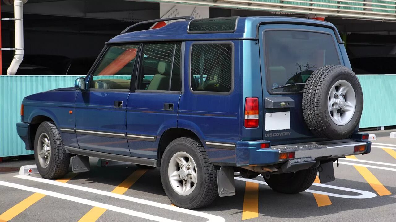 ленд ровер дискавери 1 2 поколения. Me discovery. Land rover discovery 1/10. Land rover discovery 1. Land rover discovery 1989.