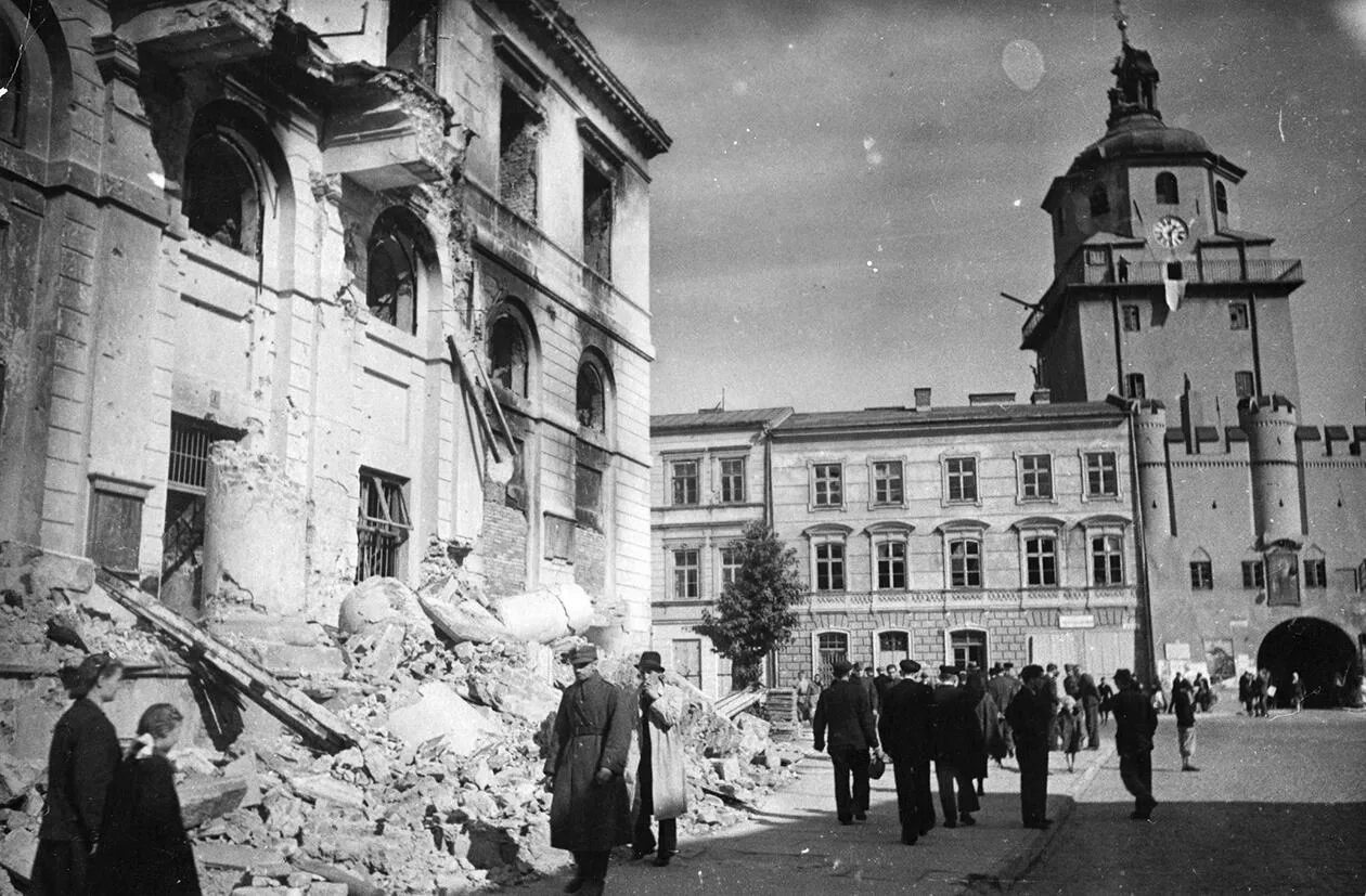 Люблин освобождение 1944. Освобождение города Люблин в 1944. Город Польши в 1944. 24 Июля 1944 освобождение города Люблин. Открытый город во время войны