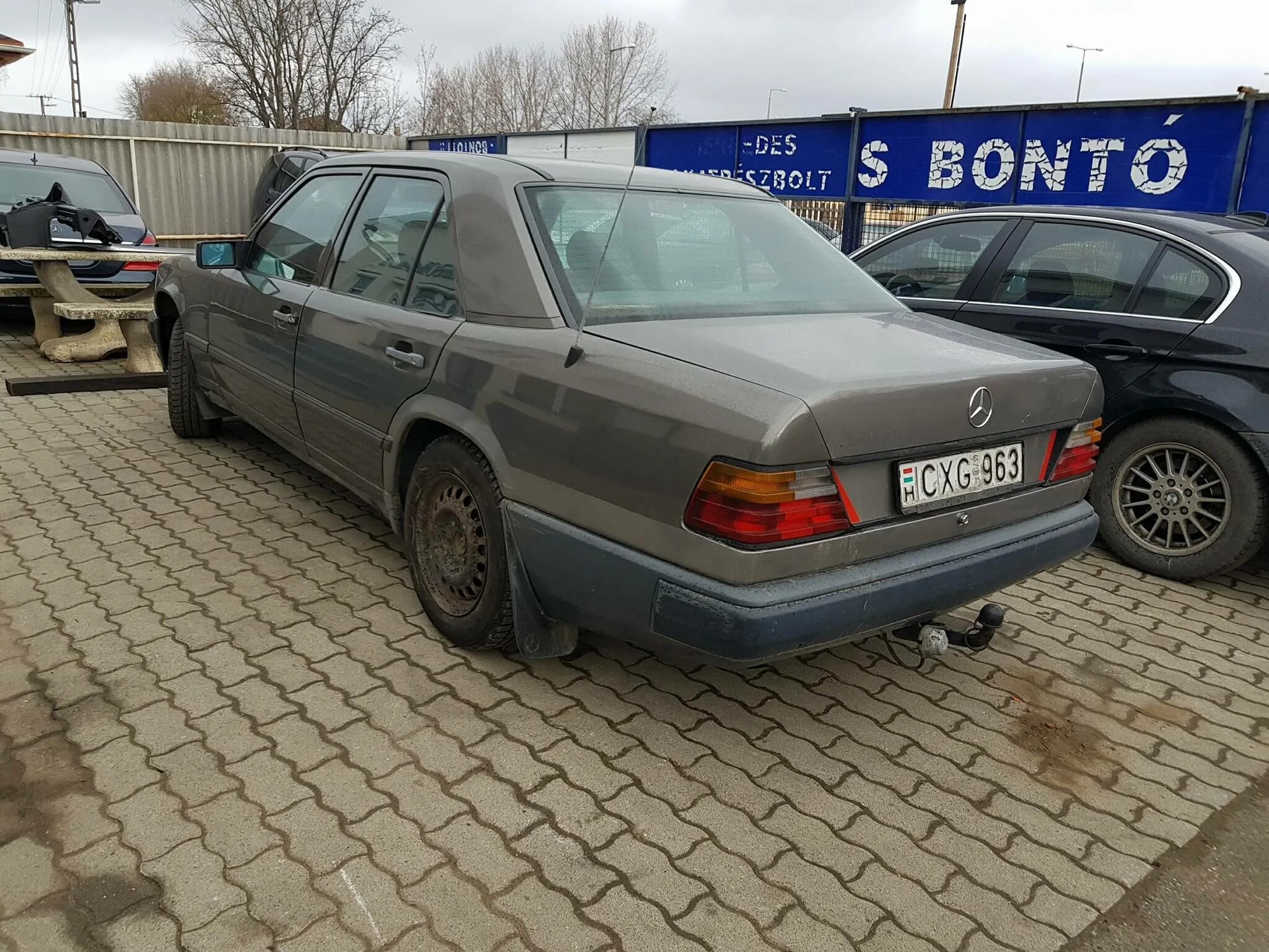 Мерседес бенц 124 волчок. Мерседес 124 е320. Mercedes benz 124 1995. Сомон тч мерседес бенц кузов 124. Мерседес 124 кузов 1991 года.