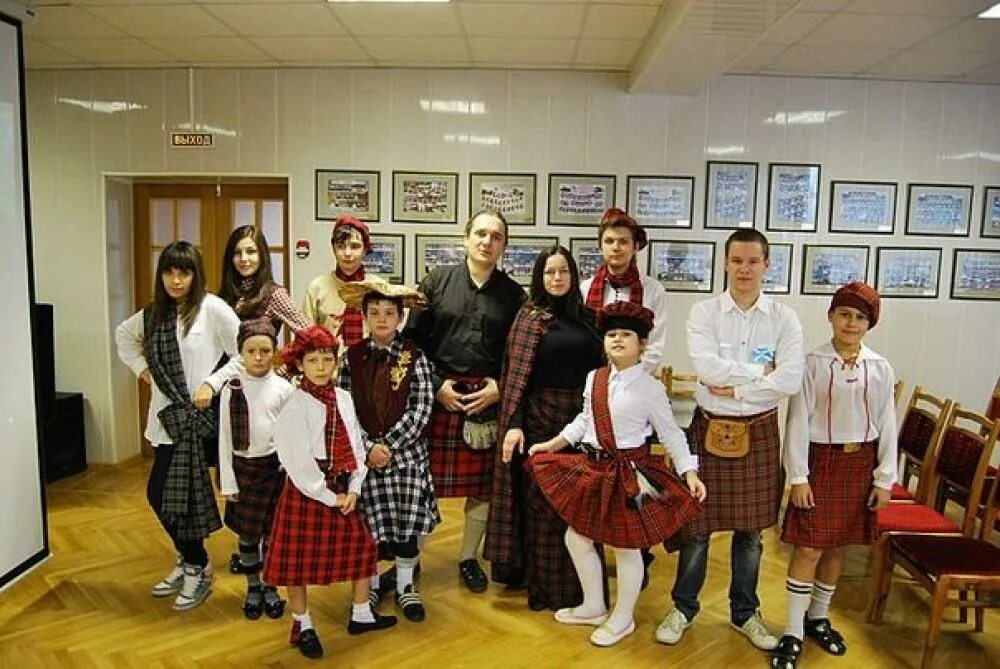 Гимназии новороссийска отзывы. Гимназия 2 новороссийск директор. Гимназия 7 новороссийск. Гимназия 2 новороссийск. Гимназия №4 новороссийск.