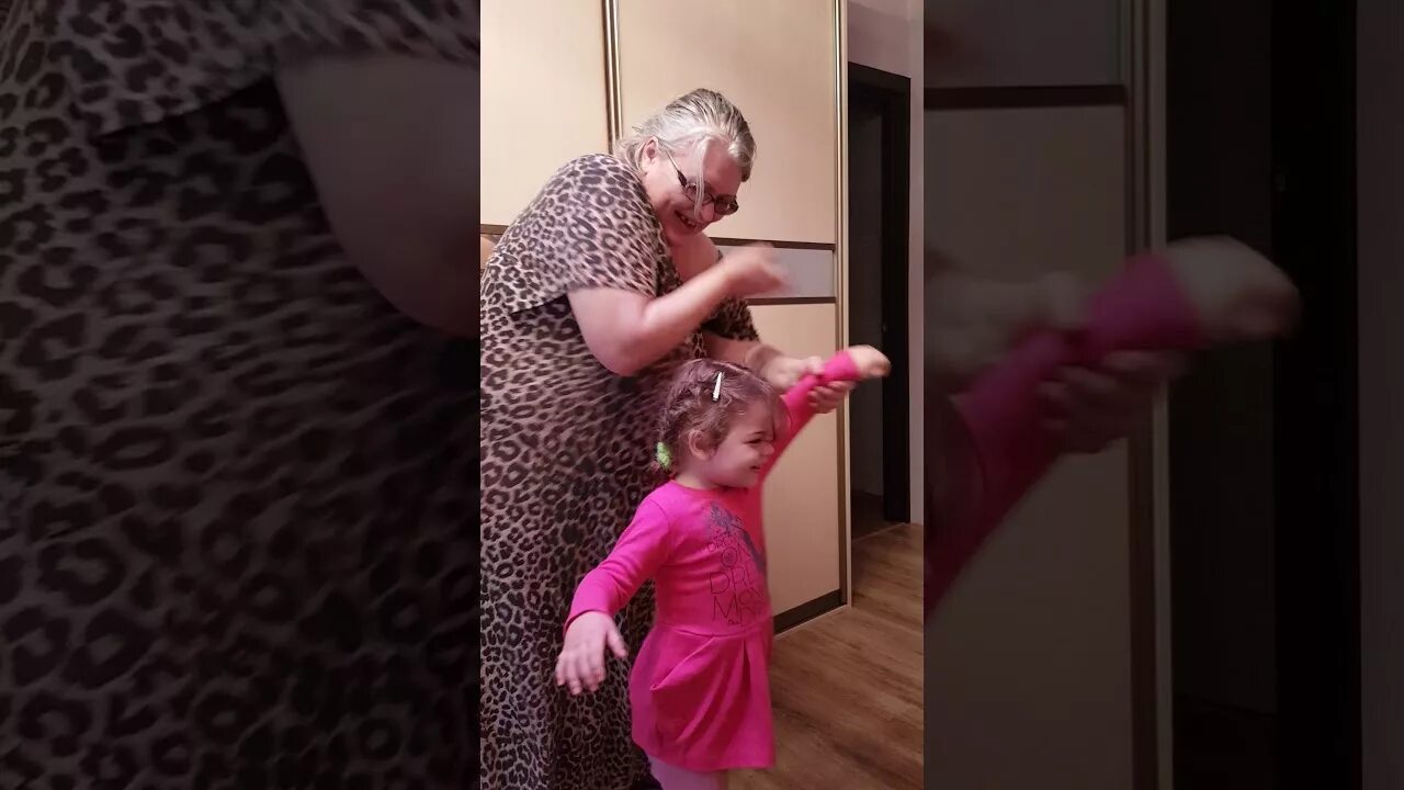 Танец бабушки с внучкой. Наказывает внука
