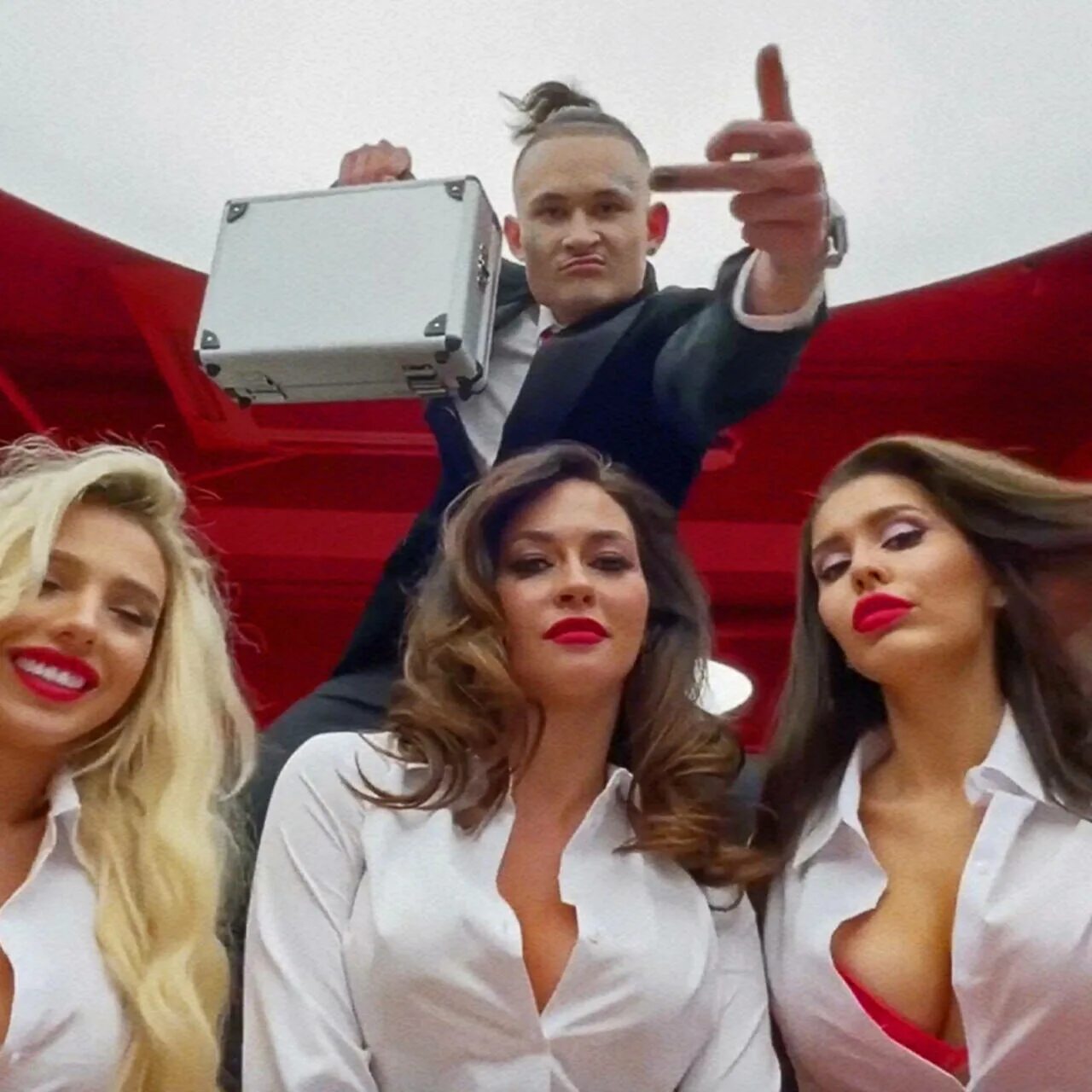 Асти номер 1. Клип номер 18. Асти в машине. Beyonce love on top. Клип номер 18.