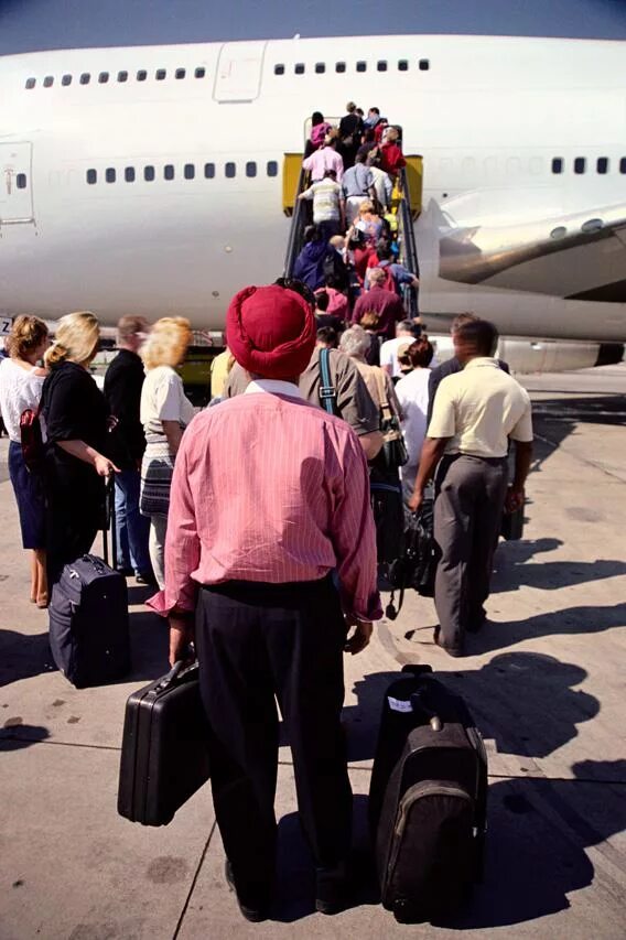 Boarding самолет. Board the plane. People on Board the plane. On Board a plane. When the plane arrived