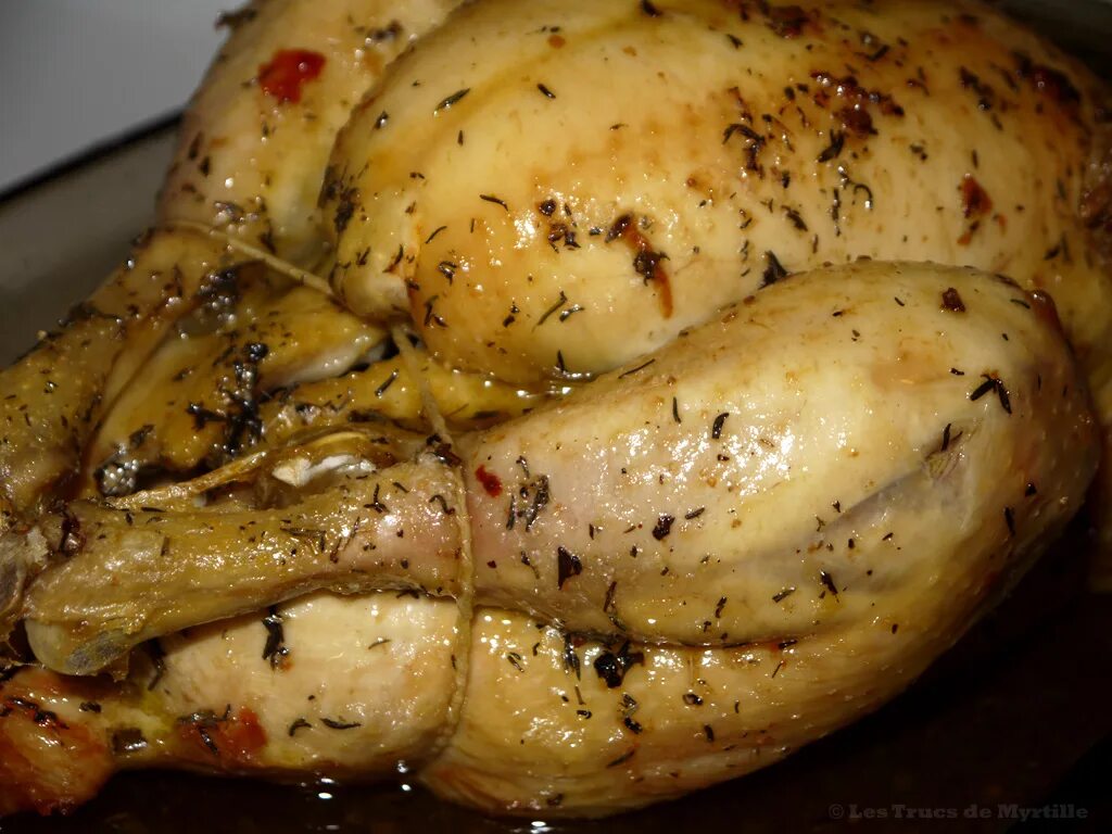 Курица в рукаве сколько времени готовить. Курица в рукаве. Курица в рукаве в духовке. Курица с картошкой в духовке в рукаве. Цыпленок в рукаве в духовке.