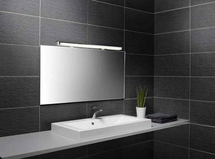 Зеркало в ванную. Зеркало с подсветкой в ванную. Зеркало вровень с плиткой в ванной. Плитка с подсветкой. Зеркала в плитке ванной комнаты