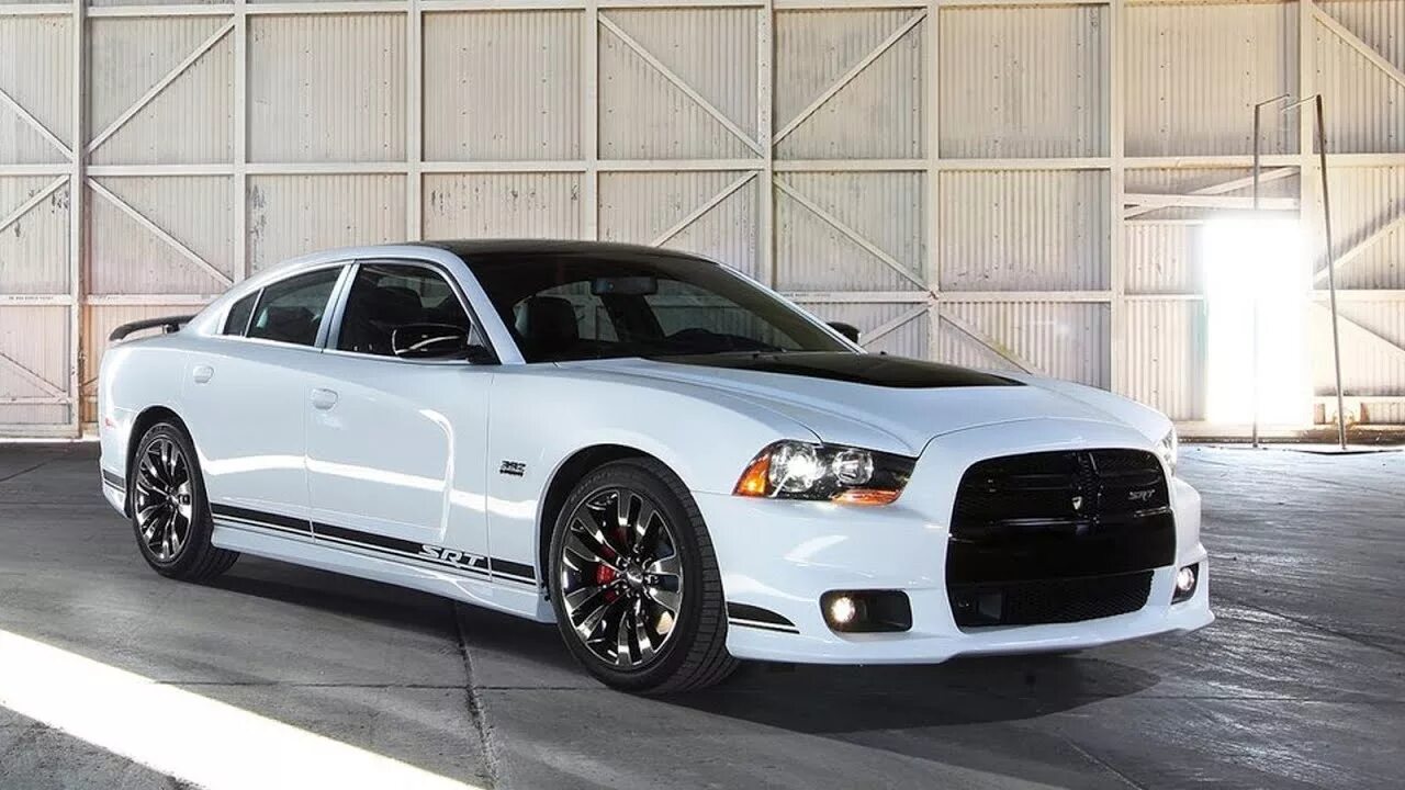 Https www car com. Dodge Charger srt8 2013. Додж Чарджер 2013. Додж Чарджер СРТ 8 2014. Dodge Charger 2013 белый.