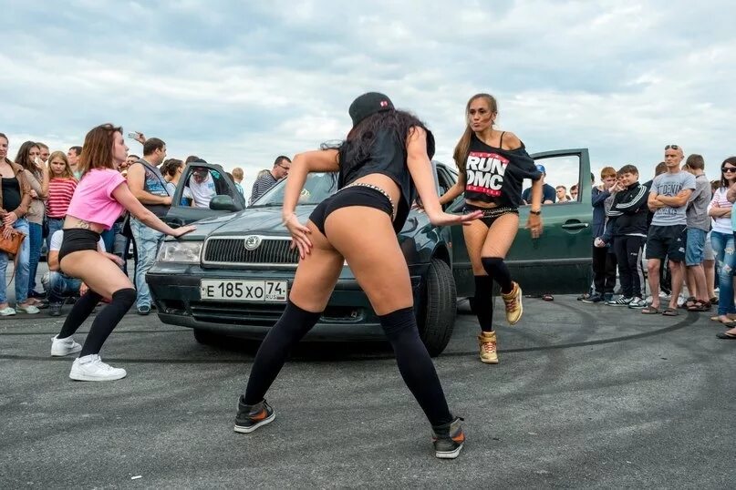 Автопати. Пати автопати. Пати автопати. Мельбурн девушки. Девушка и тачка санкт петербурге.