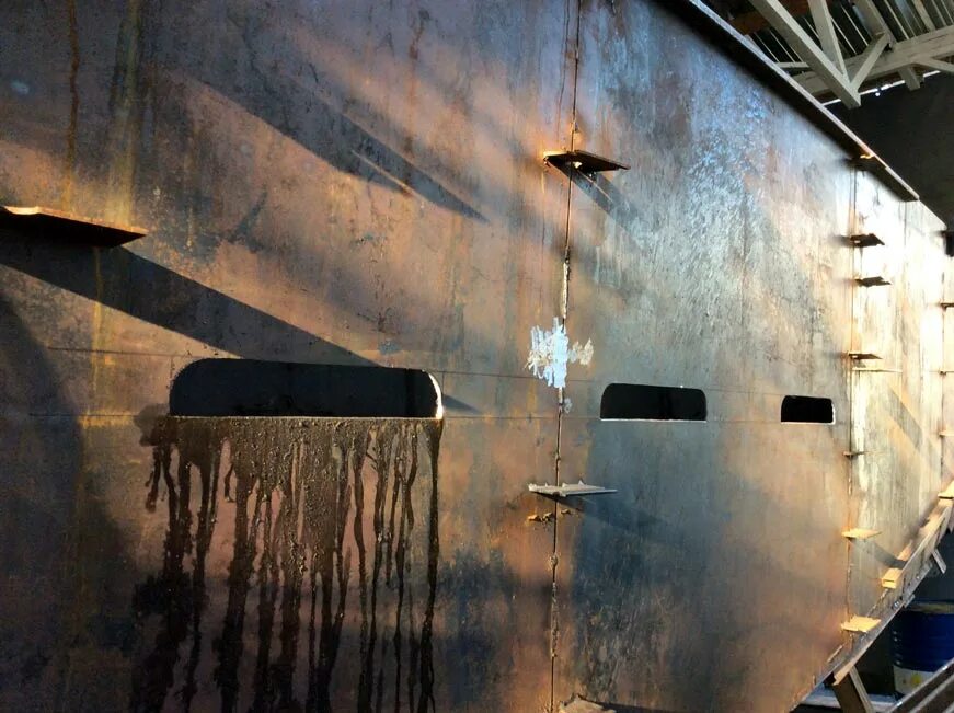 контрфорс фальшборта. шпигат-отверстие. капитанский шпигат. шпигат на судне это. шпигат на корабле.