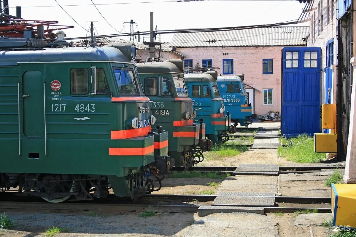 Локомотивное депо электровозы. Депо смычка Нижний Тагил. Локомотивное депо смычка Нижний Тагил. Локомотивное депо Нижний Тагил. Станция смычка Нижний Тагил.