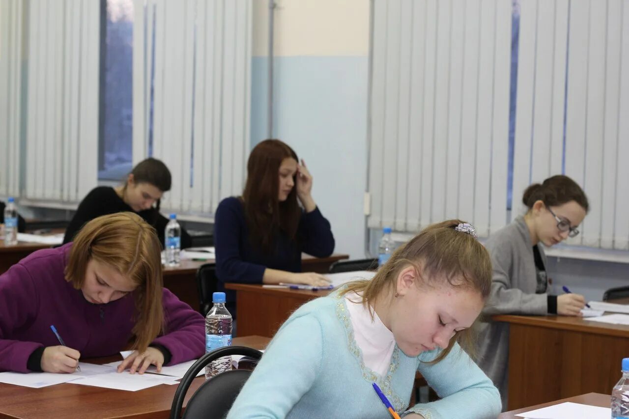 Институт филологии петргу. Гиенко петргу. Историко филологический факультет. Магазин школьник петрозаводск. Etnolingvistika фото.
