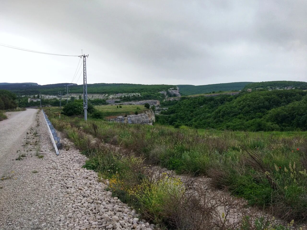 Погода в холмовке бахчисарайского. Бахчисарай Холмовка. Село Холмовка Бахчисарайский район. Холмовка Крым озеро. Озеро штаны Холмовка.