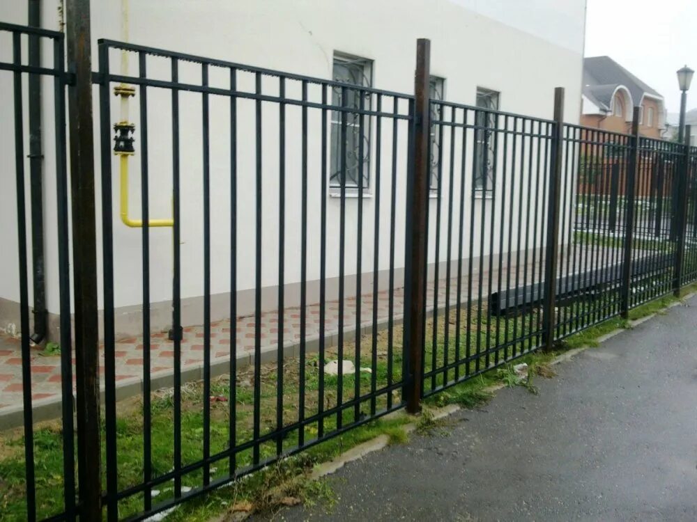 Секционный металлический забор 250ч150. Секционный металлический забор 185х150. Забор металлический сварной.