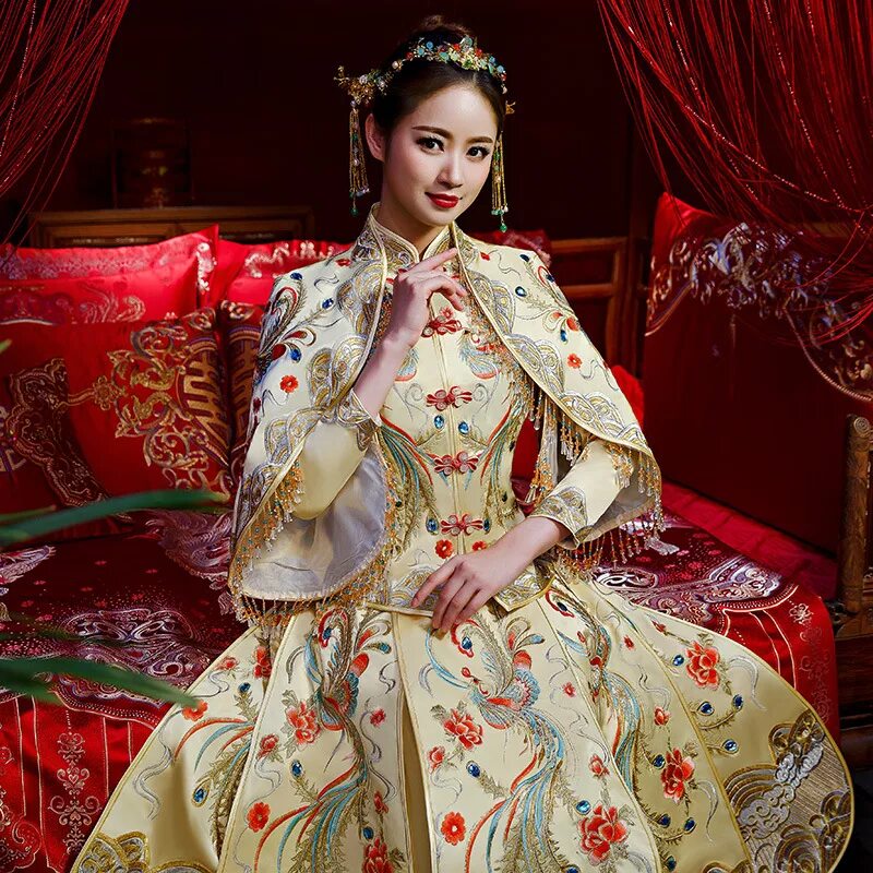 Китайская классическая. Древнее ципао. Китайское свадебное платье традиционное. Китайский свадебный наряд. Невеста в китайском платье.