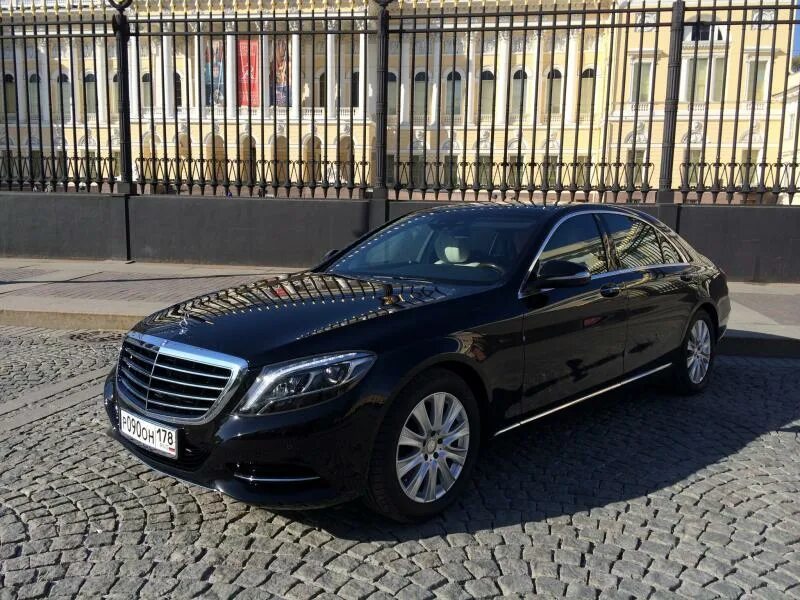 Мерседес 222 с водителем. Мерс 750 л. Мерседес 222 такси. Мерседес 222. Мерседес 222 с водителем.