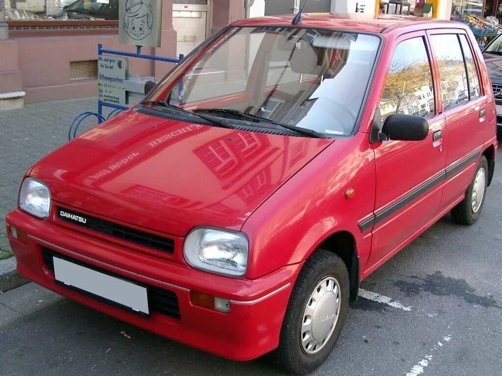 Daihatsu 1990. Daihatsu/cuore 1995 5 дверей. Дайхатсу cuore 1990. Дайхатсу Куоре 1995. Daihatsu cuore