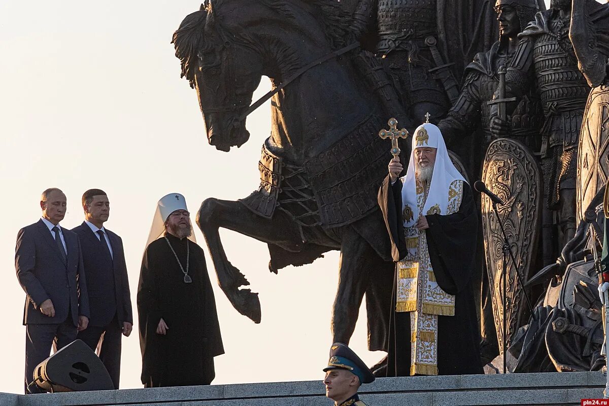 Открыт памятник александру. Псков Самолва памятник Невскому.