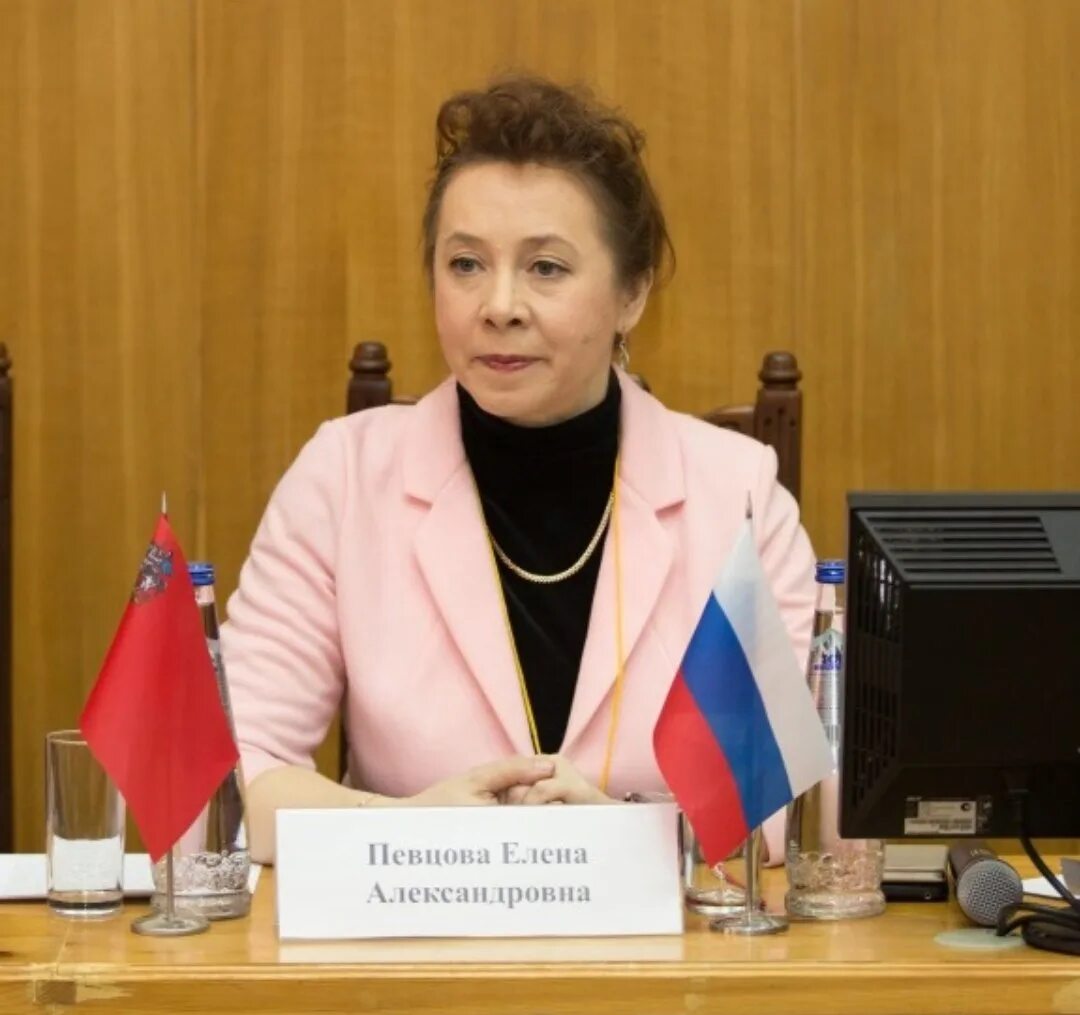 Певцова е а. Е а певцова.
