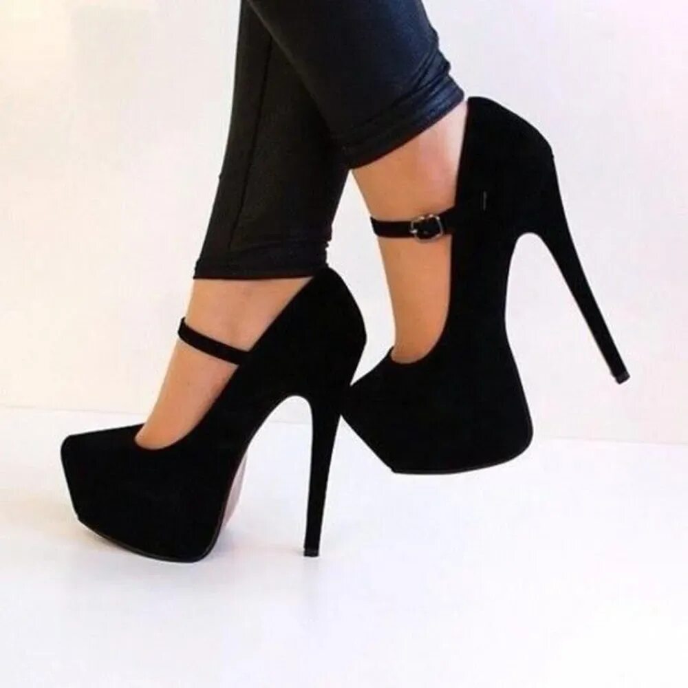 Black high heels. Туфли на стойком каблуке. Туфли черные. Чёрные туфли на каблуке.
