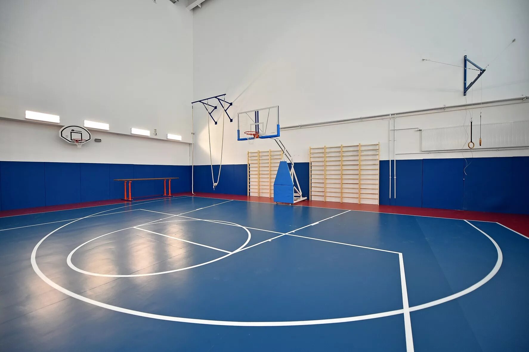 Строительство спортивной школы. Спортивный зал. Спортивный зал в школе. Современный спортивный зал в школе.