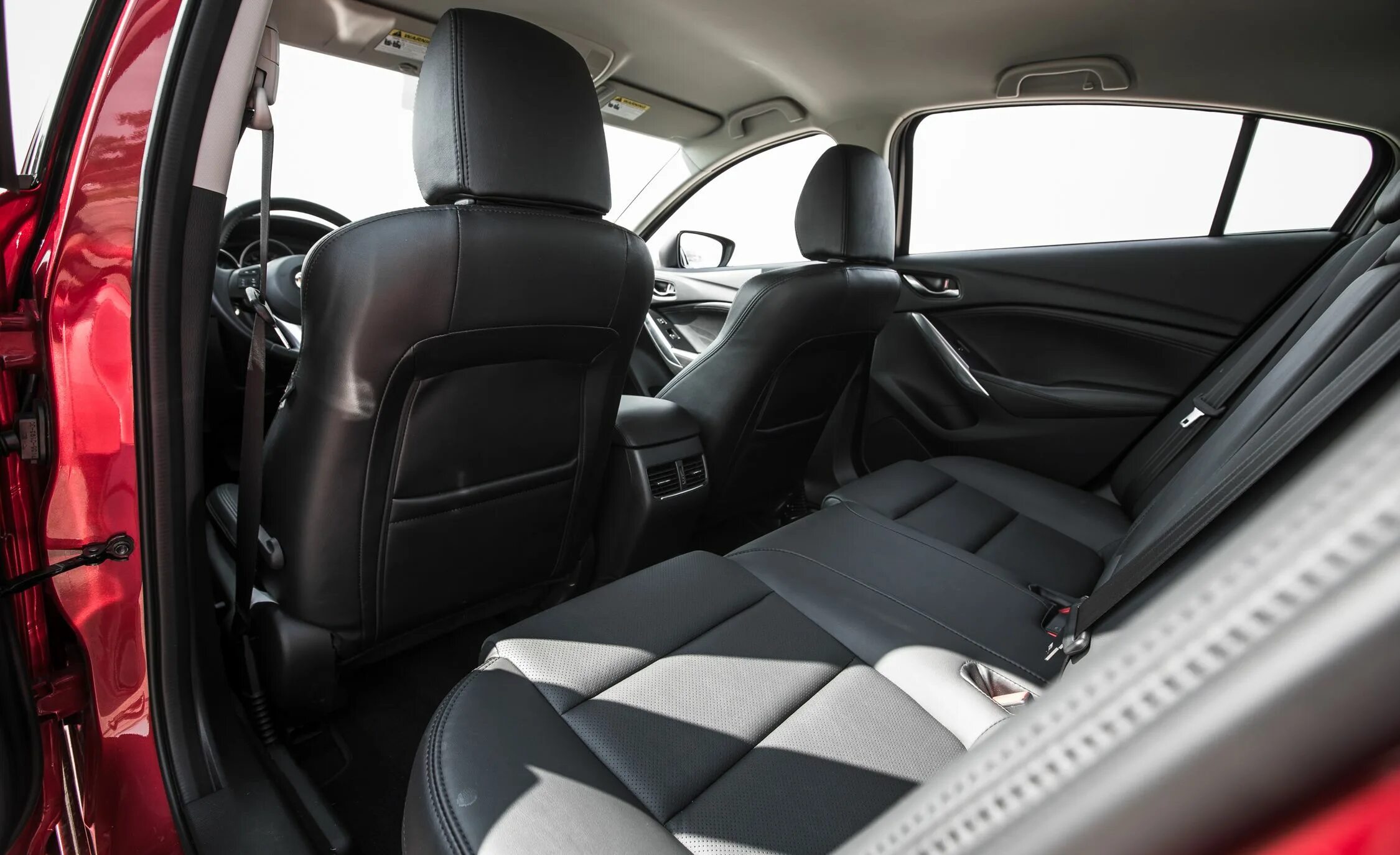 Задние сиденья мазда 6. Mazda 6 2016 Touring Interior. Сиденья Мазда сх5.