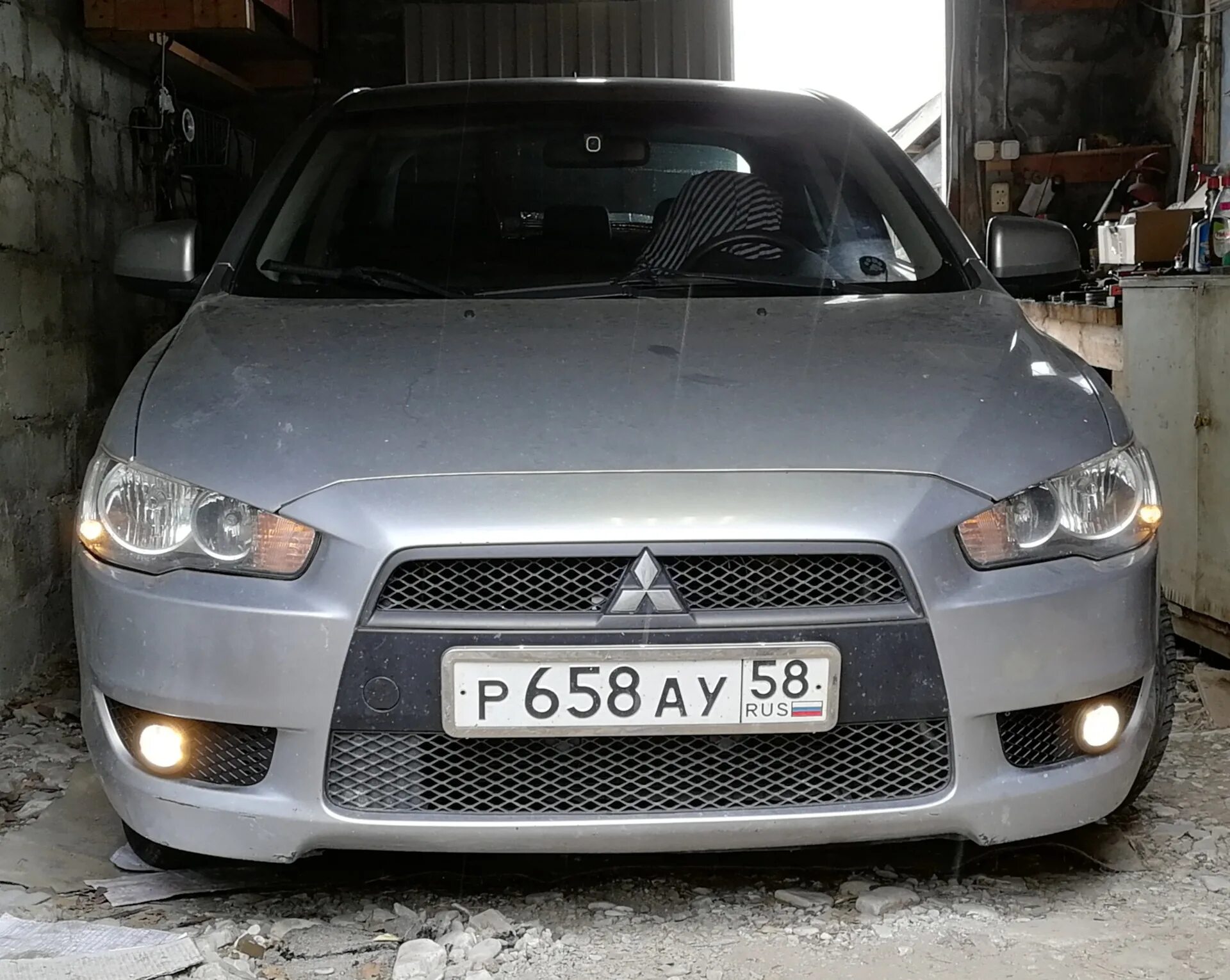 Митсубиси лансер противотуманные фары. Mitsubishi Lancer 10 Габаритные огни. Mitsubishi Lancer 10 ПТФ. Митсубиси Лансер 10 с противотуманками. Мицубиси Лансер 10 противотуманки.